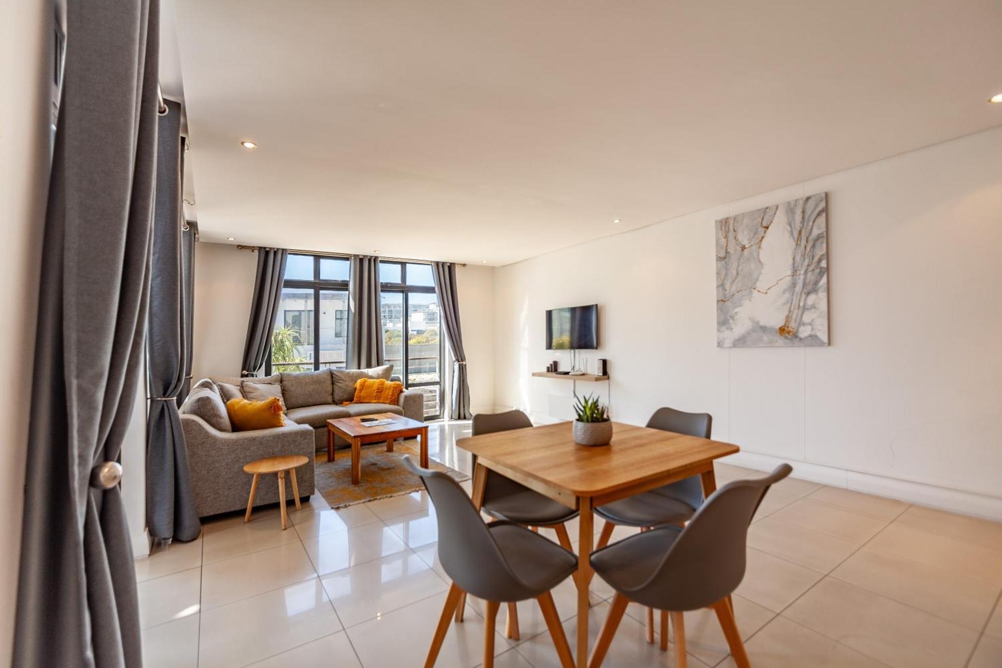 Modern Beachfront 2 Bed, 2 Bath- 143 Eden, Big Bay Le Cap