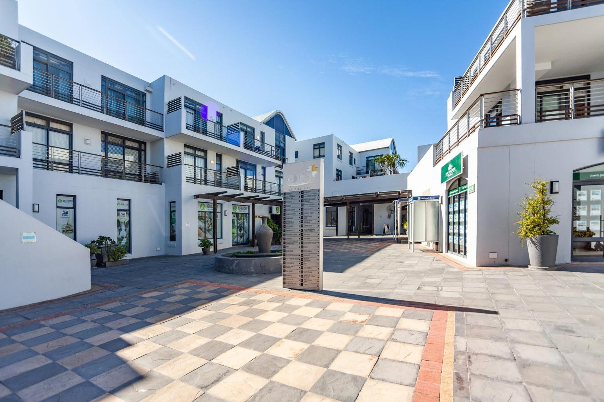Modern Beachfront 2 Bed, 2 Bath- 143 Eden, Big Bay Le Cap